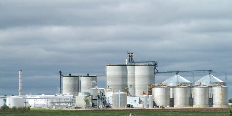 ANP aprova revisão de resolução sobre individualização das metas de redução de emissões de gases