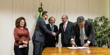 ABDI assina acordo de cooperação com o Ibama em busca de incentivos ao crescimento sustentável do país