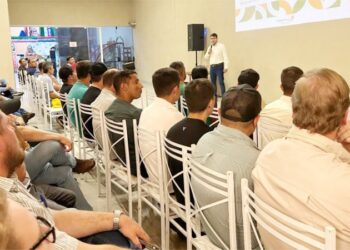 Citricultores participam de encontro com especialistas no combate ao greening