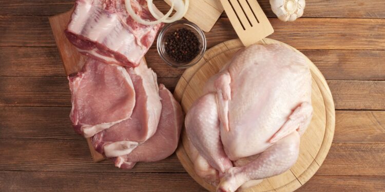 Produção de carne suína e de frango podem atingir novo recorde em 2025