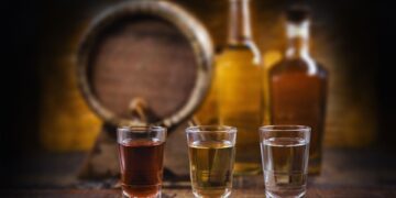 Dia Nacional da Cachaça: saiba mais sobre processo de fiscalização até o consumo