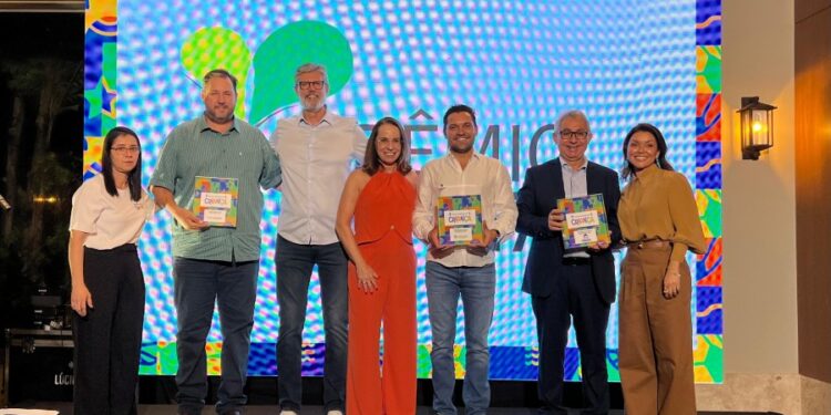 Aprosoja é reconhecida por trabalhos prestados por meio do projeto Agrosolidário