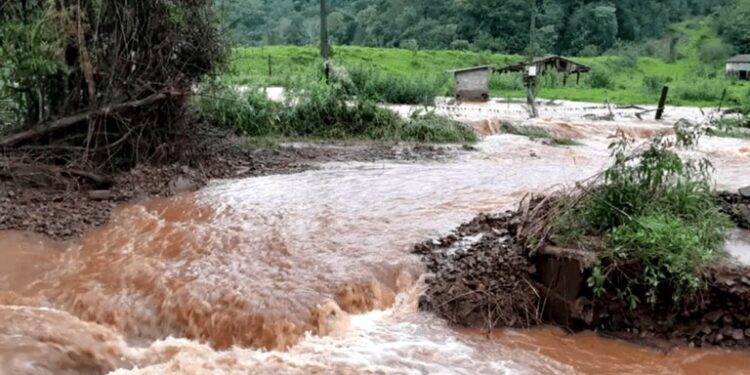 Comissão aprova projeto que obriga a União a alertar cidadão sobre desastres
