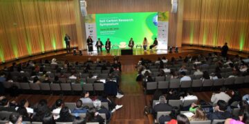Mapa apresenta agenda para solo saudável e carbono no agro durante simpósio no Rio de Janeiro