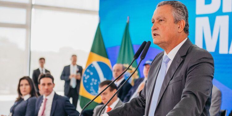 Rui Costa defende resposta firme e serena do Brasil às tarifas dos EUA: “O país pertence aos brasileiros”