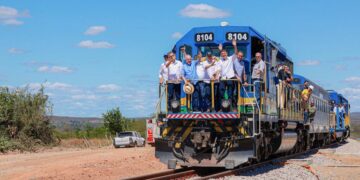 Lula anuncia R$ 1,4 bilhão para Transnordestina e reforça compromisso com escoamento da produção agrícola no Nordeste