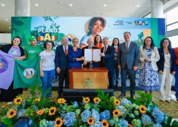 Lula assina decreto que cria Programa Nacional de Redução de Agrotóxicos (Pronara)