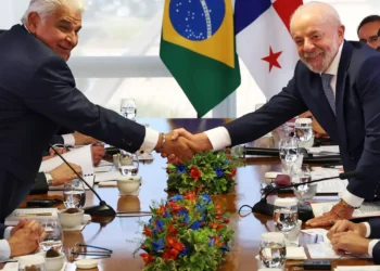 Brasil reconhece soberania do Panamá sobre o Canal e firma acordos em agricultura, logística e defesa