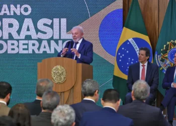 Plano Brasil Soberano aposta em novas rotas de integração para manter fluxo comercial diante do tarifaço dos EUA