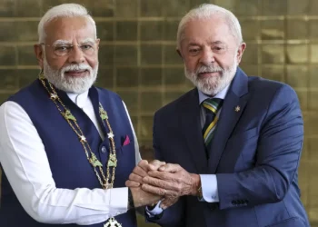 Lula e Modi discutem tarifas unilaterais e ampliam agenda bilateral entre Brasil e Índia