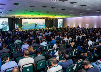 Simpósio Técnico da Aprosoja MT recebe Antônio Cabrera e acentua discussões sobre armazenagem