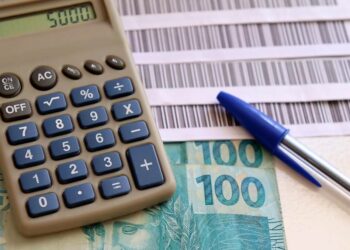 Cautela e juros altos: incertezas externas e inflação persistente mantêm Selic em 15%