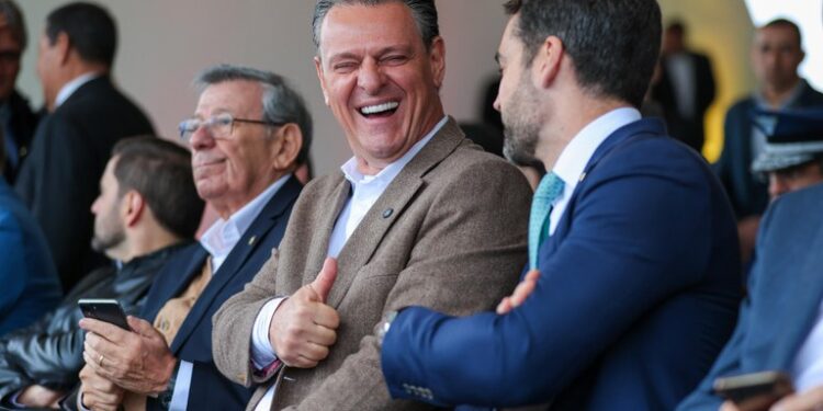 Fávaro destaca apoio a produtores com renegociação de dívidas rurais na Expointer