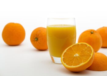 Estoques de suco de laranja sobem, mas produção segue limitada