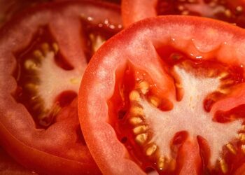 Tomate puxa queda de preços no atacado em setembro, aponta Conab