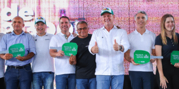 Governo Federal entrega 30 máquinas em Alagoas com desconto recorde para fortalecer o campo