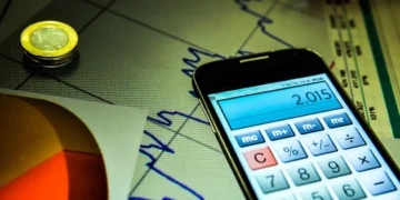 Atividade econômica cresce 0,4% em agosto, mas moderação mantém juros Selic em 15% ao ano