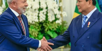 Brasil e Indonésia firmam acordos de cooperação em diversas áreas durante visita de Lula a Jacarta