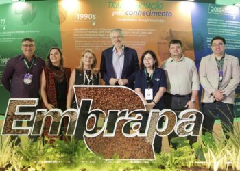 Presidente da COP30 visita AgriZone e destaca protagonismo do Brasil na agricultura sustentável