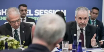 COP29 e COP30 lançam plano para mobilizar US$ 1,3 trilhão anuais em financiamento climático até 2035