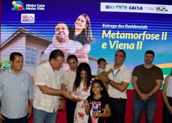 Fávaro participa da entrega de moradias do Minha Casa, Minha Vida em Várzea Grande