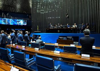 Congresso aprova Licença Ambiental Especial para acelerar projetos estratégicos, mas é alvo de críticas ambientais