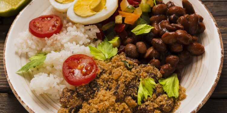 Preços da cesta básica caem em 24 capitais, puxados por arroz, tomate e leite