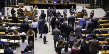 Câmara aprova MP do licenciamento ambiental e texto segue para decisão final no Senado