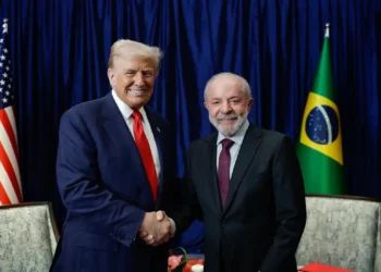Lula sugere a Trump Conselho da Paz restrito a Gaza e inclusão da Palestina em telefonema; visita a Washington é acordada