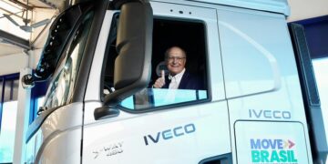 Alckmin acompanha entrega de caminhões pelo Move Brasil e inclusão de novo modelo no Carro Sustentável