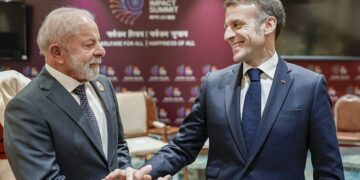 Lula e Macron reforçam cooperação bilateral e discutem agenda global à margem de cúpula na Índia